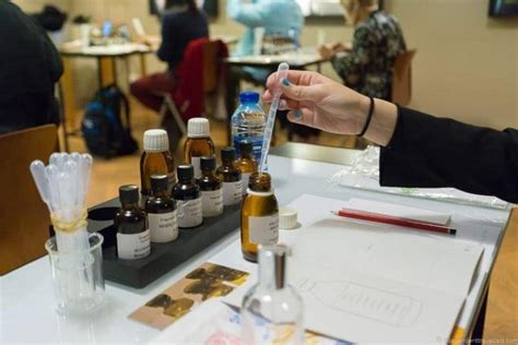 perfume making workshop paris